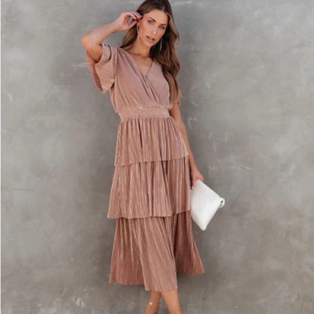 Perfect For Me Plisse Tiered MIDI Dress Vici- size small